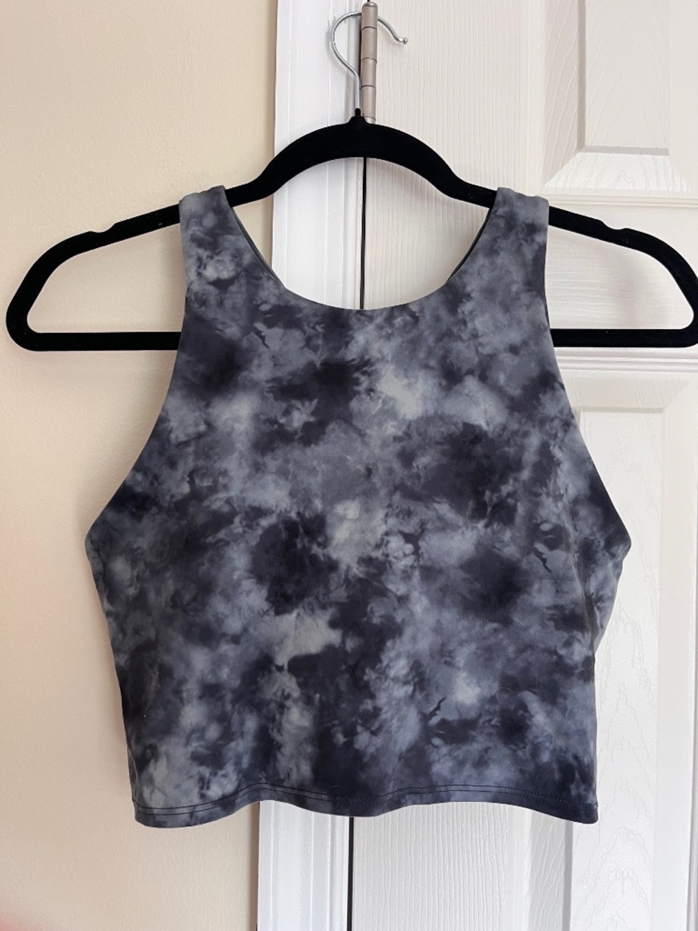 Athleta Conscious Crop Racerback Bra Top in Black/Grey Ti-Dye